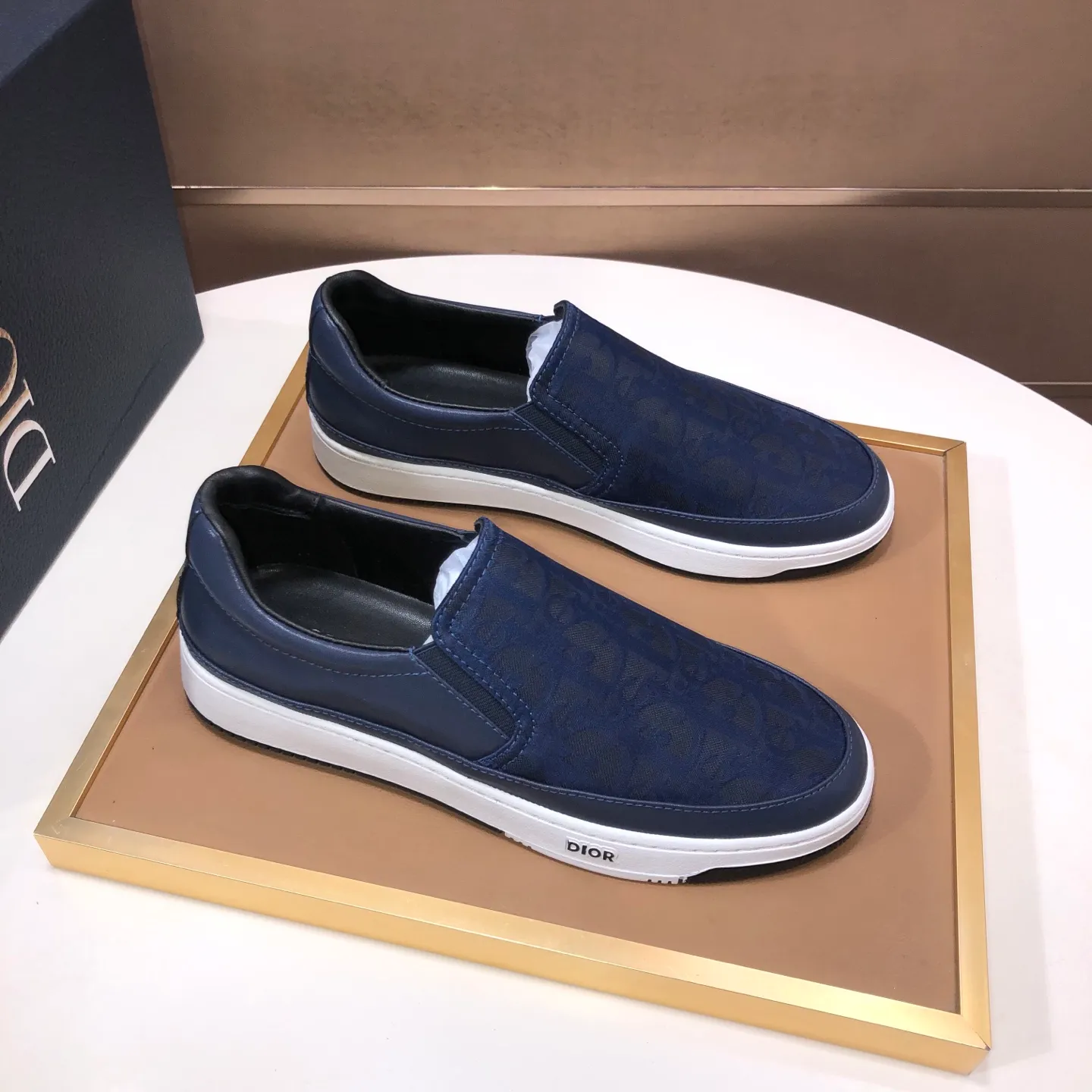 Men's shoes💰420💰【Dior】Official website global debut 🔝The latest masterpiece of high-end men's shoes brand: original special cloth fabric imported from Italy + imported sheepskin lining🔥Original toe-cap rubber outsole Soft and comfortable, making walking more convenient and comfortable! Size: 38-44 (45 can be customized)